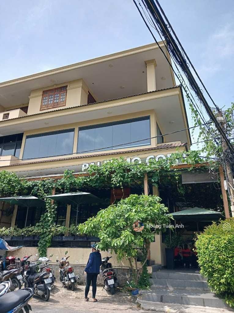 Siêu phẩm! Biệt thự MT Nguyễn Gia Trí, D2 cũ (9 x 20m) 4 tầng, HĐT 90tr/tháng, giá tốt 35 tỷ