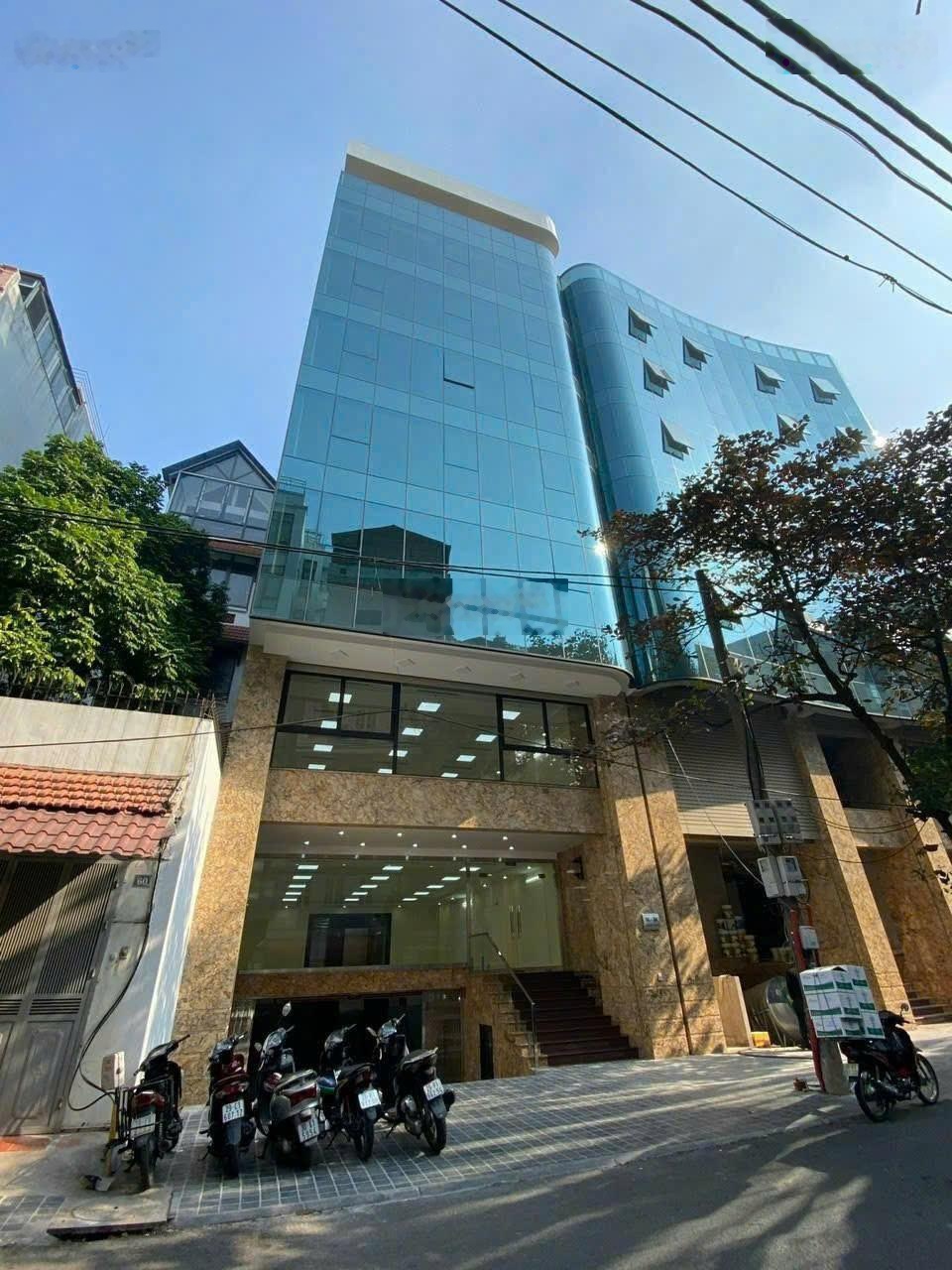 Chính chủ cho thuê nhà lô góc mới Khuất Duy Tiến, 130m2x9T, hầm, thang máy, PCCC, thông sàn, 100tr