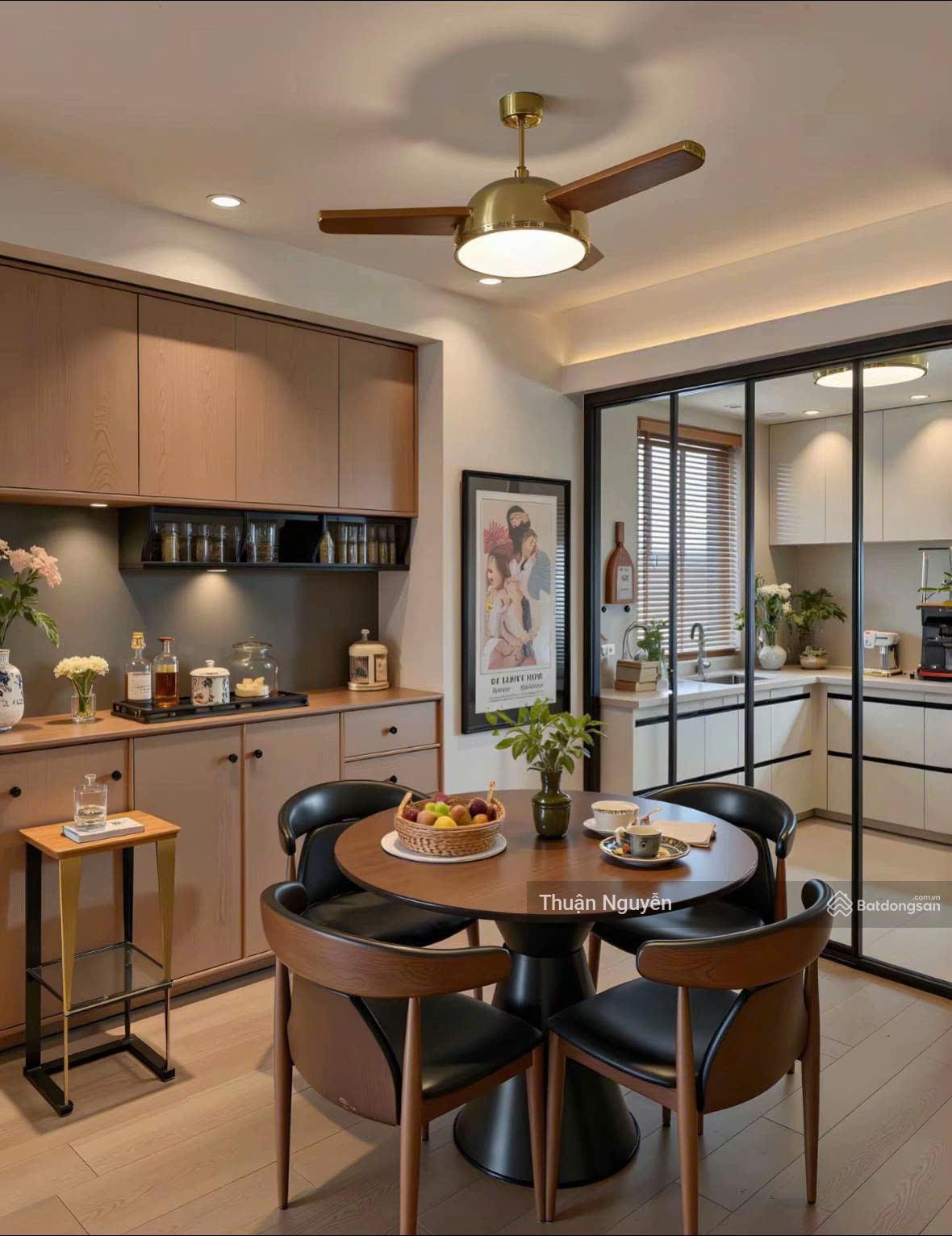 Chính chủ bán căn hộ 2 phòng ngủ, 95m2 chung cư MD Complex, 26 Nguyễn Cơ Thạch trung tâm Mỹ Đình