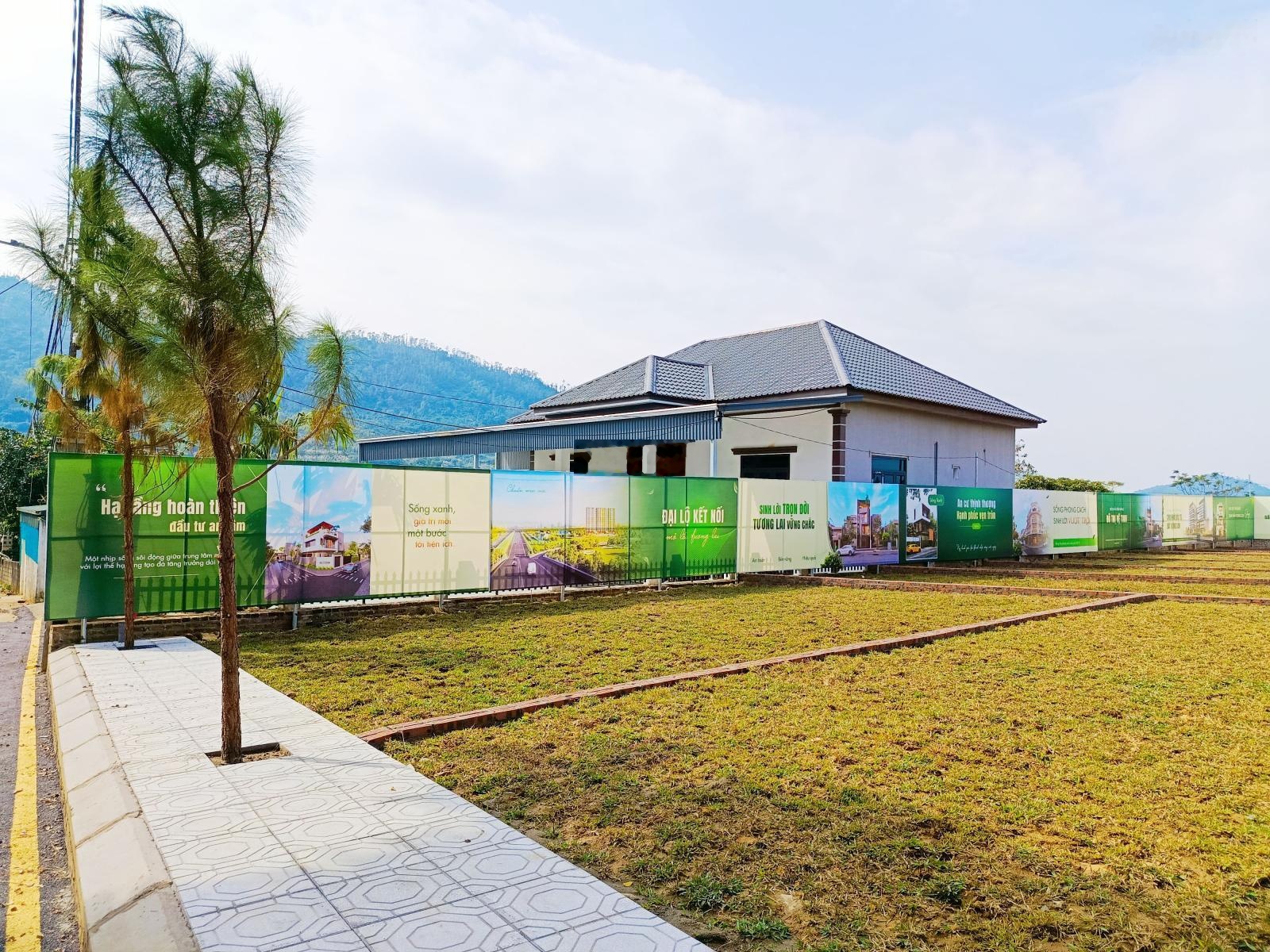 Chỉ 2.6 tỷ sở hữu Lô đất nghỉ dưỡng siêu đẹp Phú Mãn-Hoà Lạc, View hồ, Tựa núi, 150m2 full thổ cư !