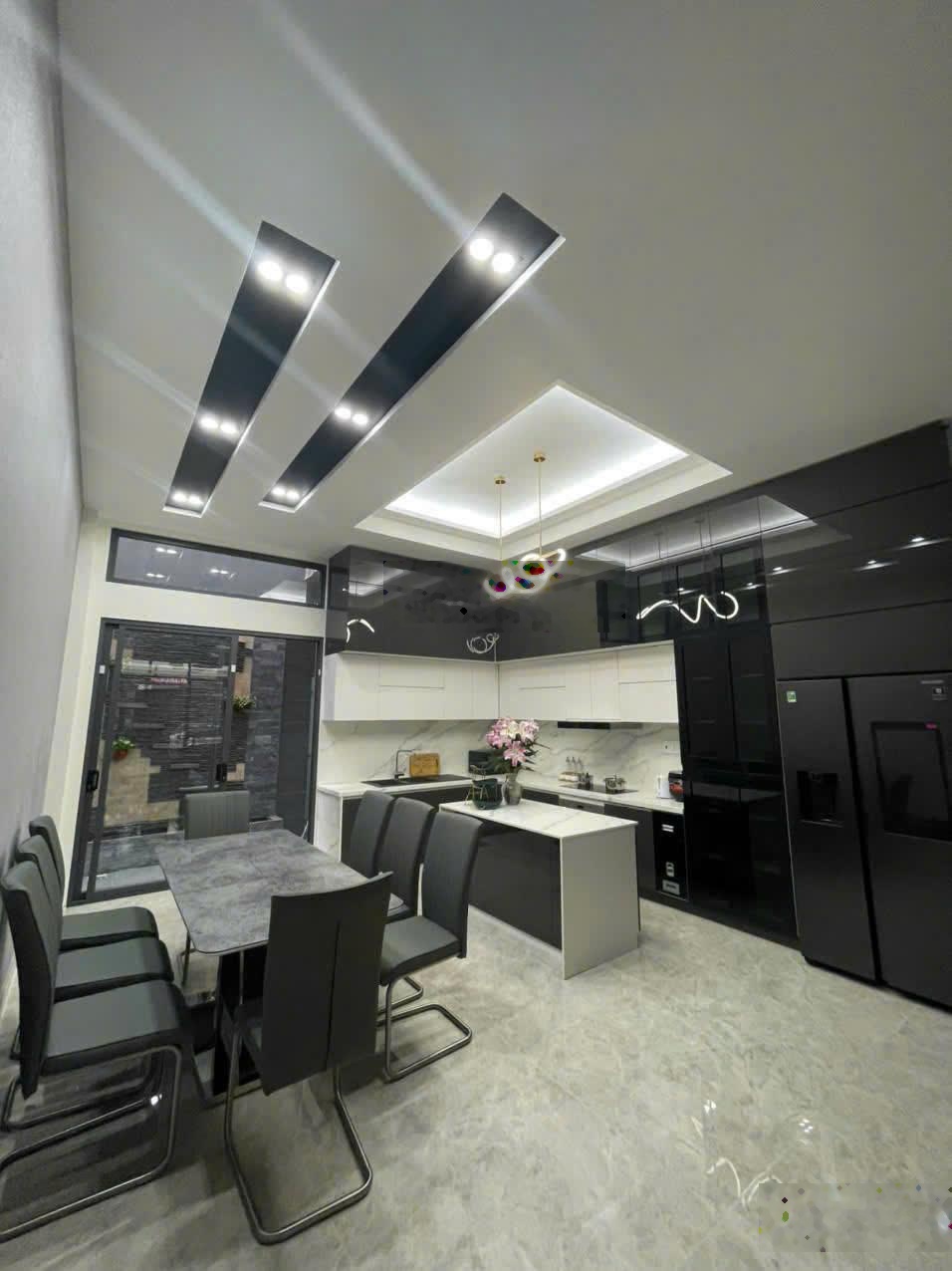 FULL NỘI THẤT !!! Cực Đẹp ở liền khu Tên Lửa 5 x 18m 4 tầng - ĐANG CÓ HĐ THUÊ 25tr/ tháng