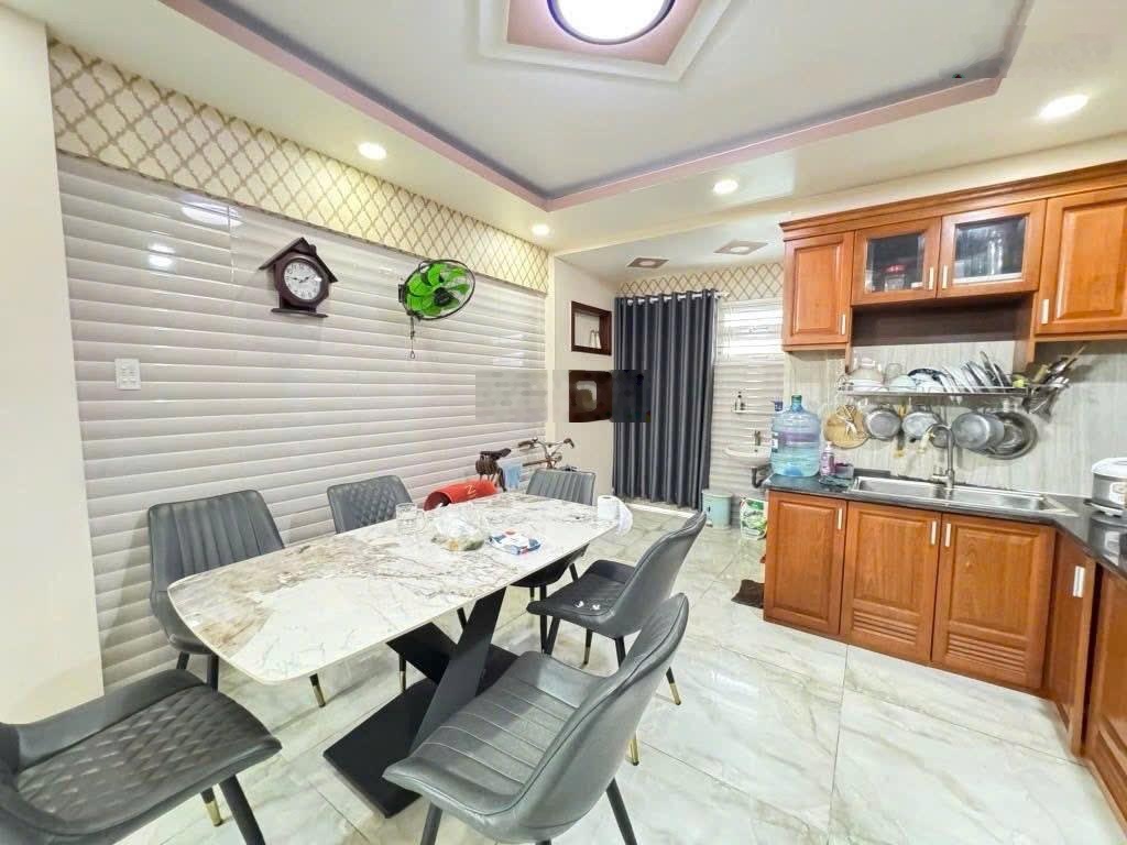 Giảm giá bán nhanh nhà Trần Quốc Toản Q3, gần THPT Nguyễn Thị Diệu. 4tỷ750 89m2 đang cho thuê 30tr