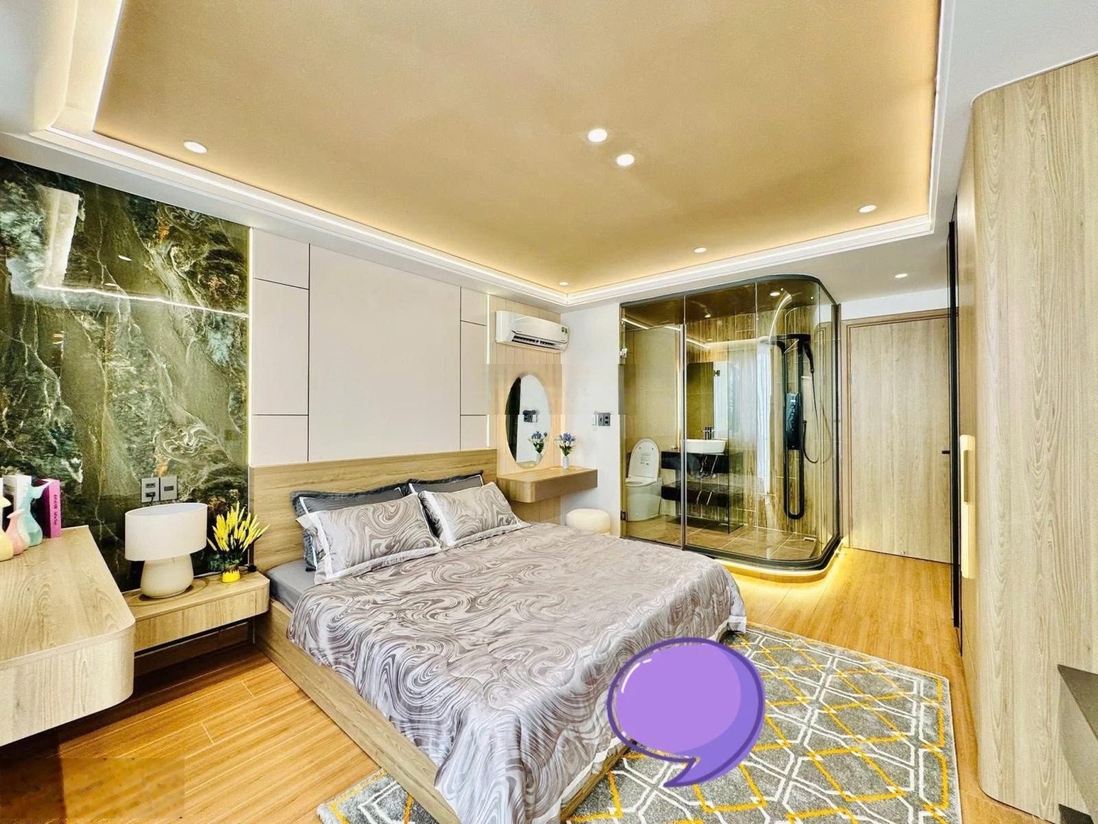 Bán gấp nhà ngay mặt tiền Lê Thánh Tôn - Q1. 77,5m2 gần chợ Bến Thành, cho thuê 30 triệu/th