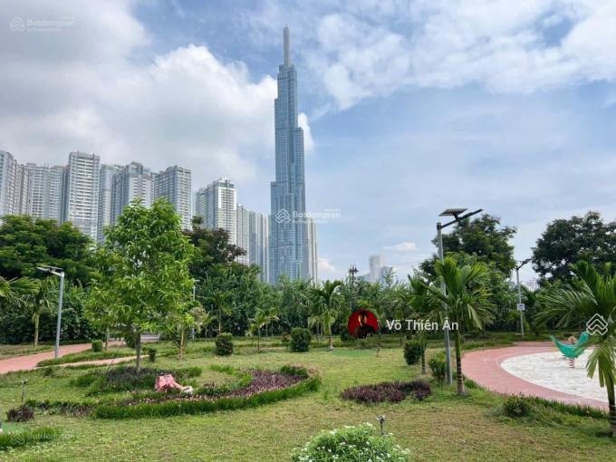 Chốt ngay! Chủ gửi bán gấp lô đất góc 2MT ngay Song Hành Q2 - XD Hầm 7 Tầng - 37x21m - Chỉ 130tr/m2