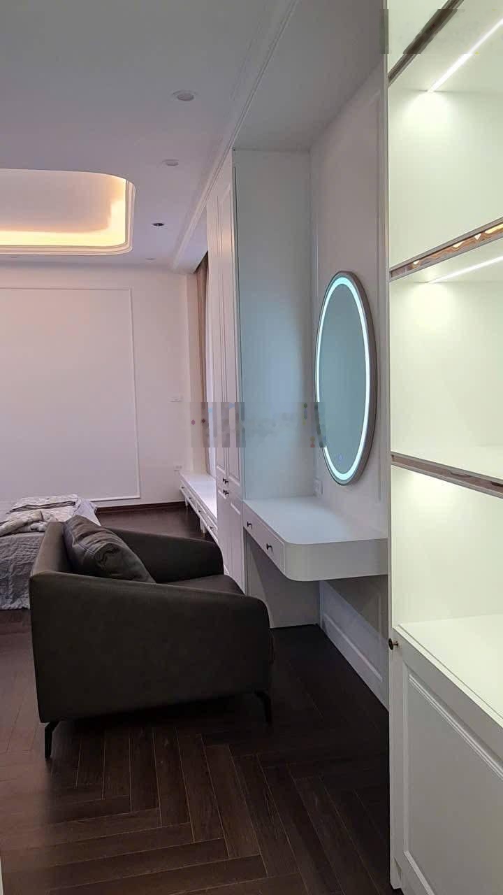 Hiếm hot. Nhà Trần Duy Hưng cách mặt phố 20m dt 50m2 xây 5 tầng thang máy hiện đại giá hơn 12 tỷ