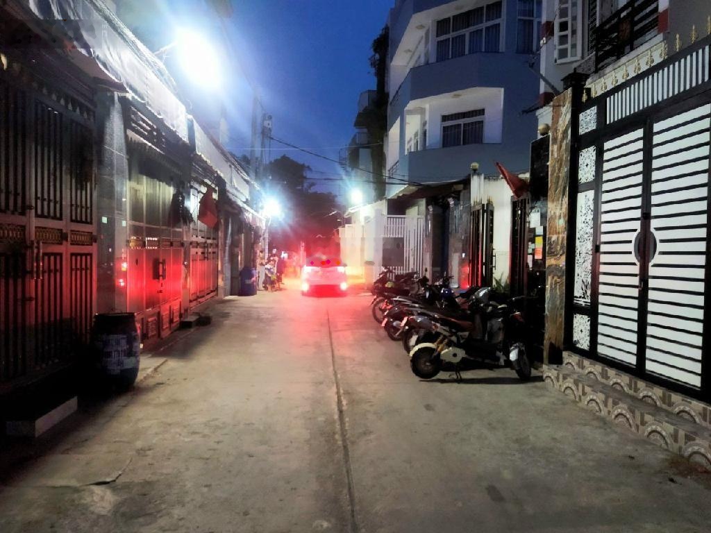 Bán nhà MT Tân Tạo, Bình Tân, 4x18m, 2 tầng, giá 4,2 tỷ, 0986977779 Mr. Tùng (24/7)