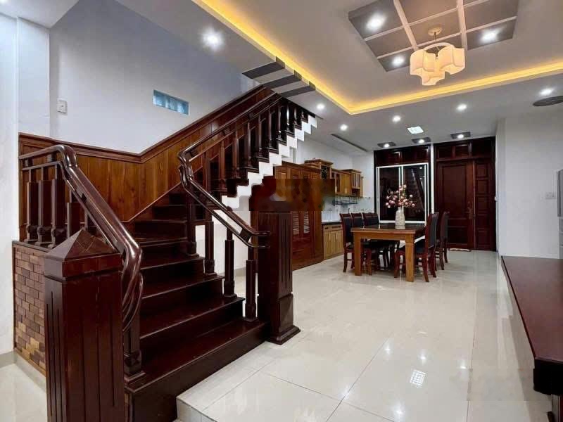 Nhà Quang Trung, Gò Vấp. Gần Đỗ Thúc Tịnh. 5,2 x 20m. 105m2 Giá 8tỷ5