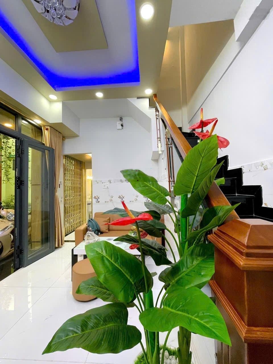 Bán nhà riêng tại Nguyễn Hồng Đào, 4,2 tỷ, 21m2, 2PN, 2WC, 2 tầng, Tân Bình, HCM