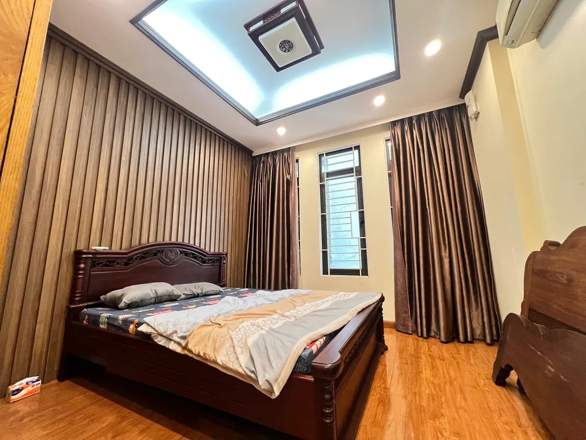 Bán nhà 2 mặt ngõ, DT 58m2, MT 4m, ôtô sát nhà, gần hồ, ở sướng, giá nhỉnh 11 tỷ