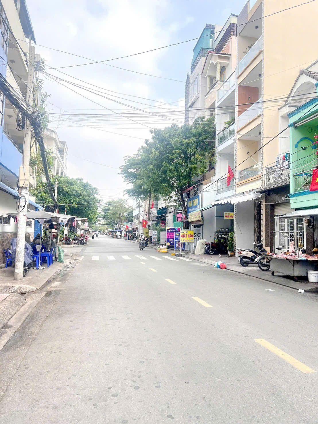 10tỷ thương lượng chính chủ bán gấp nhà mặt tiền đường đường Đông Hồ sát chợ Phạm Thế Hiển P4 Q8