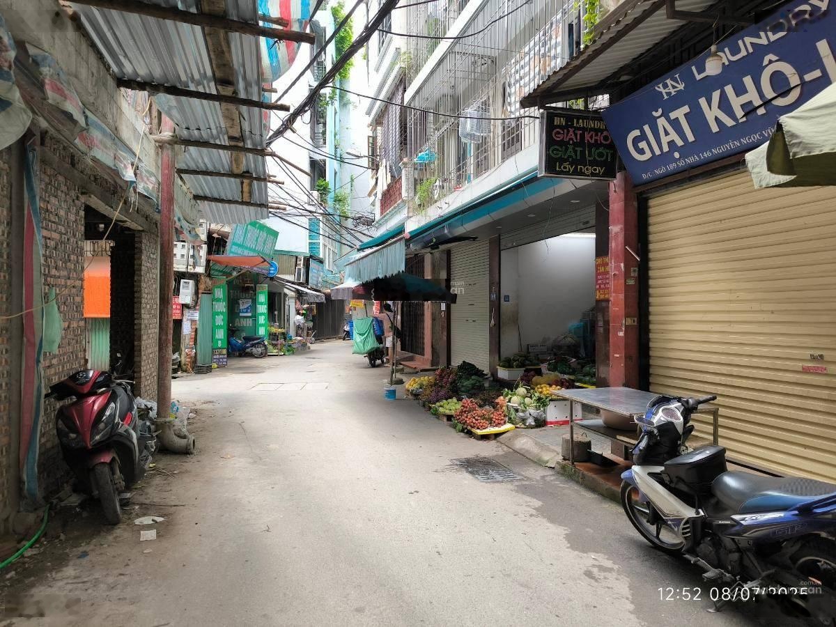 Bán nhà Nguyễn Ngọc Vũ, Cầu Giấy dt 55m2 x 3t x mt 4m giá 23,5 tỷ có thương lượng