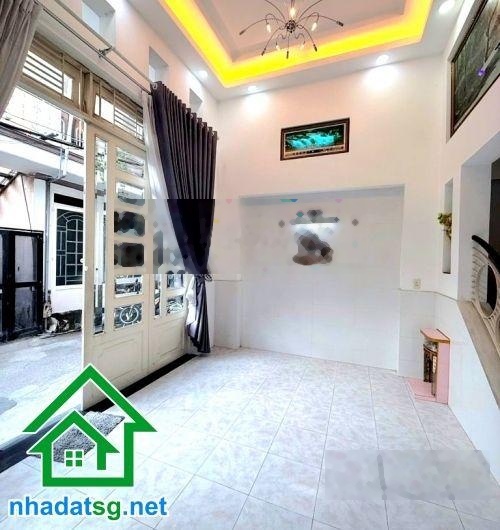 Chỉ 6,5 tỷ (tl) -nhà 3 tầng btct hẻm ô tô cách mt phan huy ích 30m - dt: 50m - 3pn - 4wc