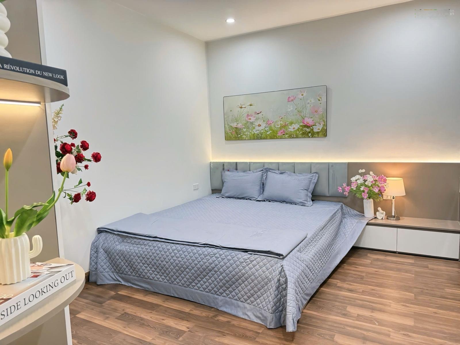 E Viên chuyên bán dự an NGHĨA ĐÔ có căn 2 ngủ mới ,nhà đẹp sẵn sổ đỏ.