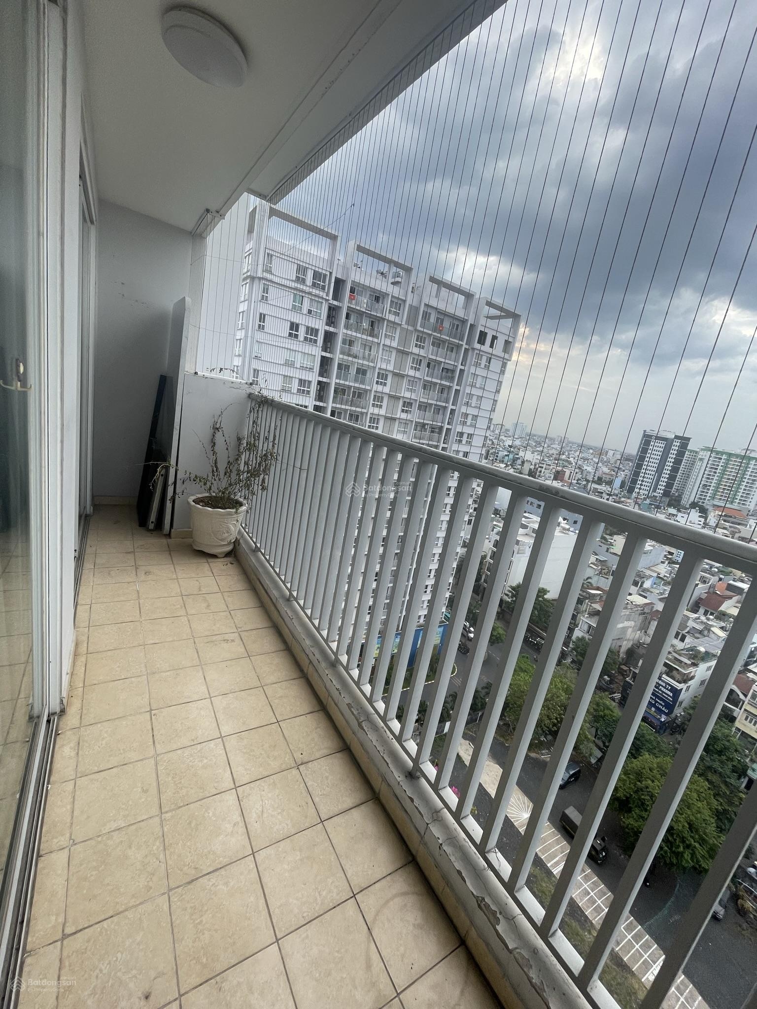 Bán căn hộ 2PN2WC, 75m2, C/C The Harmona Tân Bình giá tốt LH: 0938990005