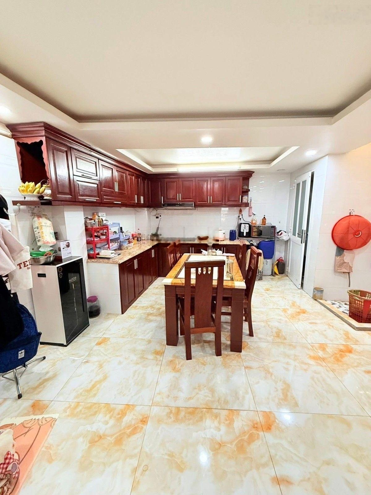 Sát q10-hẻm 6m-lý thường kiệt-80m2-5tầng-chỉ hơn 16tỏi