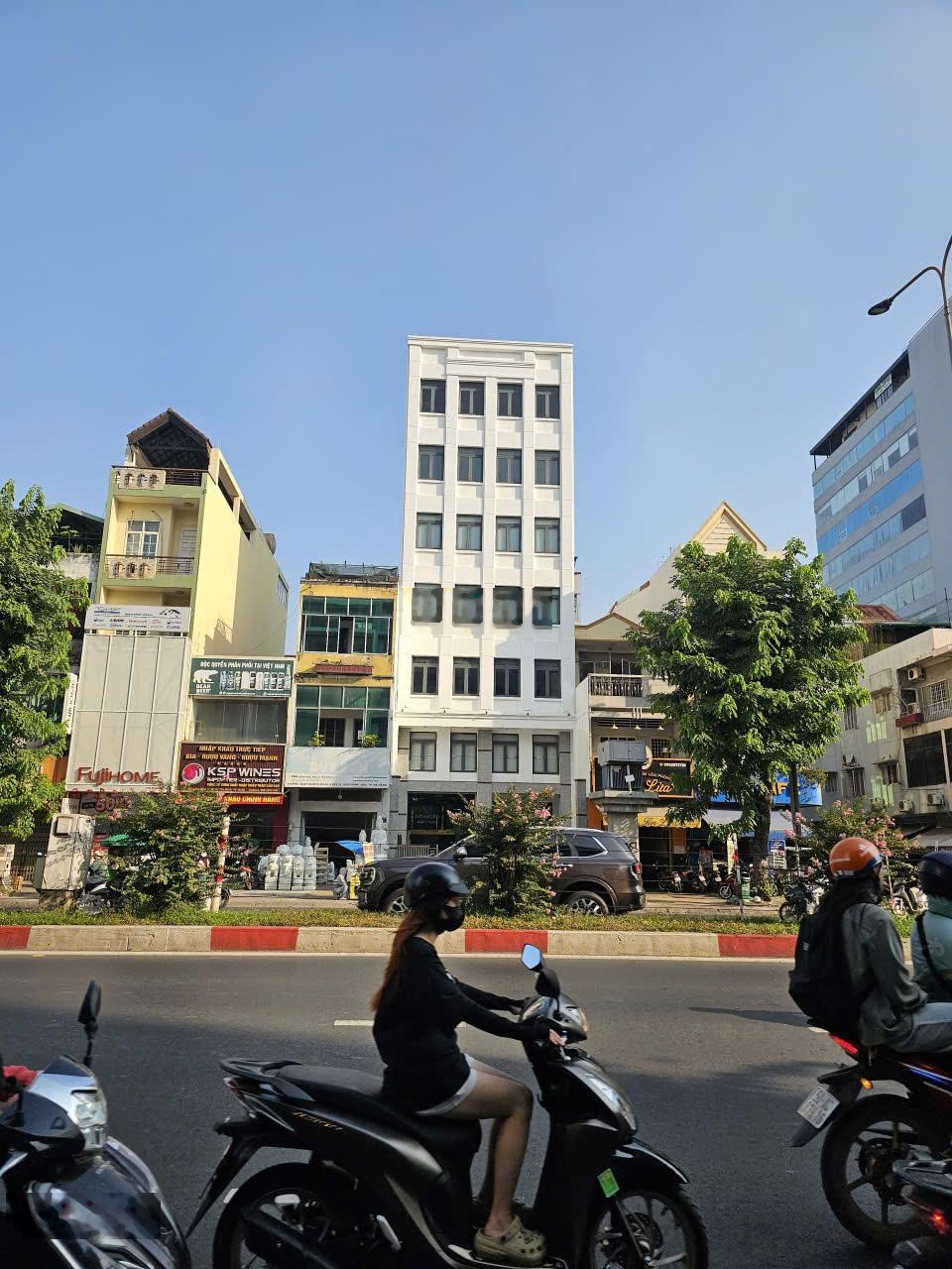 Bán tòa nhà bulding đường cộng hòa tân bình- diện tích: 7x30m-kc: 6 tầng-hđt: 150tr-giá: 35 tỷ