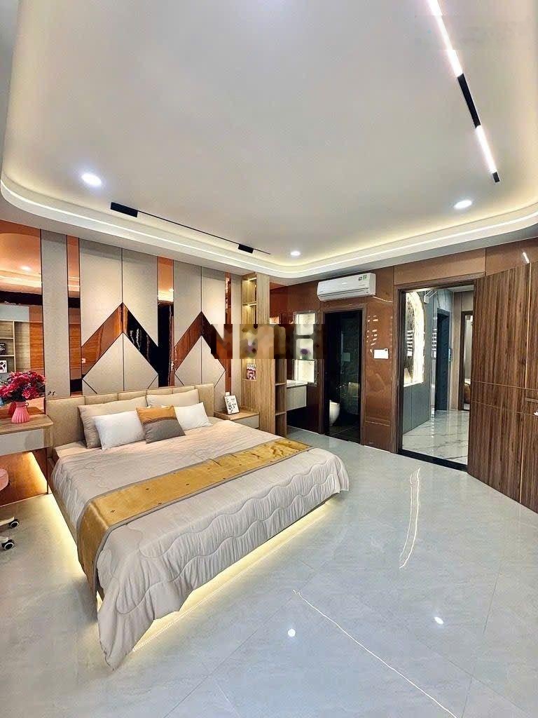 Nhà mới đón Tết 5 tầng 4x20m cạnh Đầm Sen -7 tỷ hơn