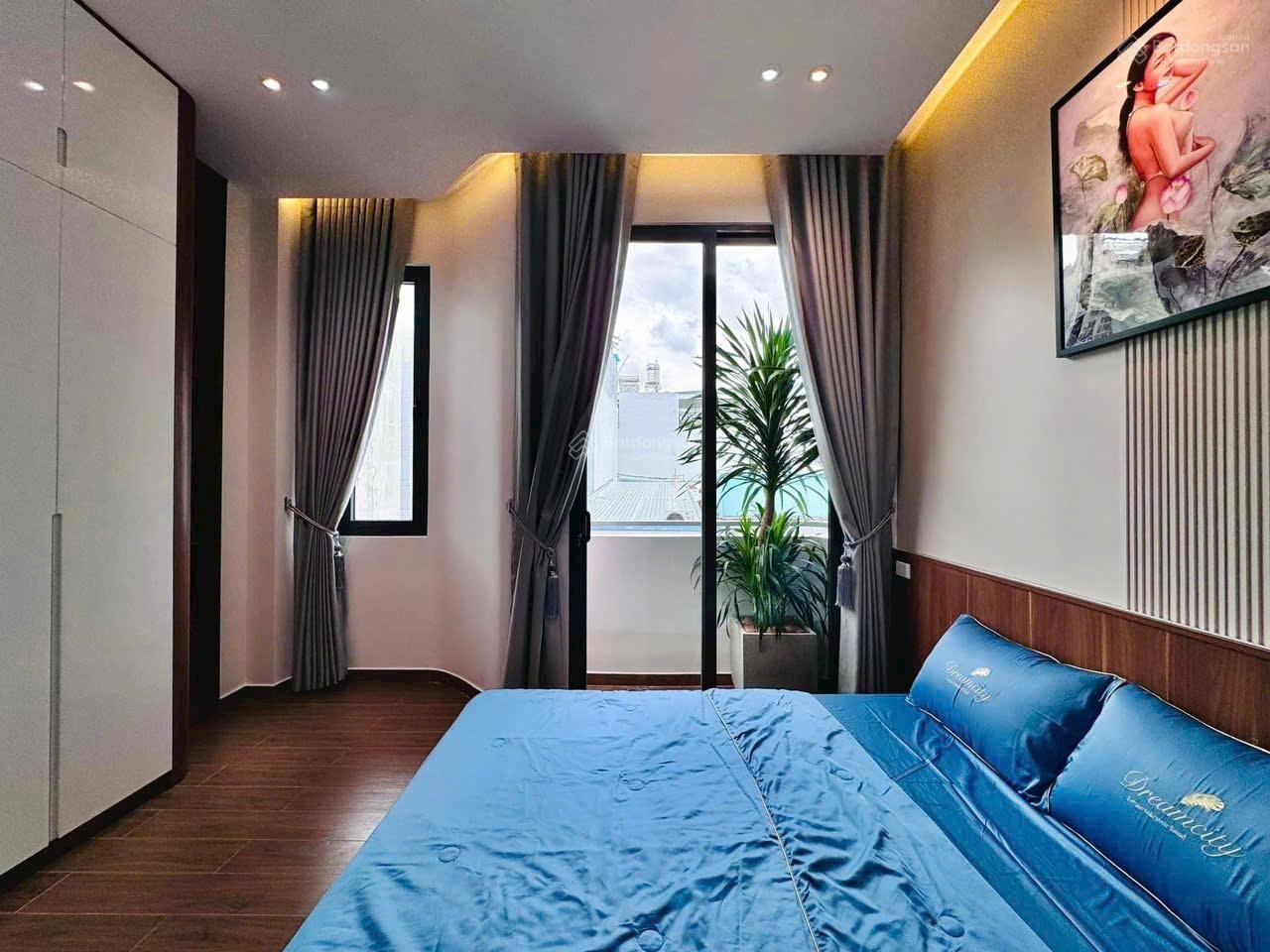 Nhà 64m2 Lý Thường Kiệt, Q. 10 gần sân Phú Thọ. Xây 4 tầng, oto vào tận nhà