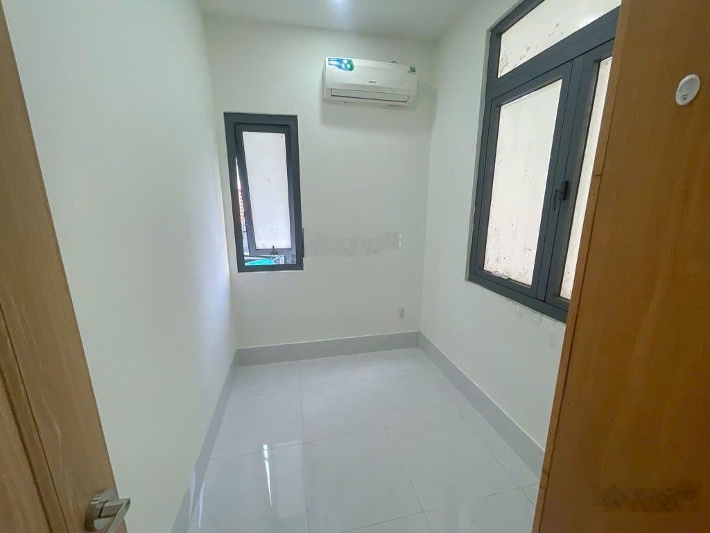 Bán nhà ô tô đậu cửa tại Đường Số 19, Linh Chiểu, diện tích 35m2 đúc 2 tầng, giá 3,7 tỷ