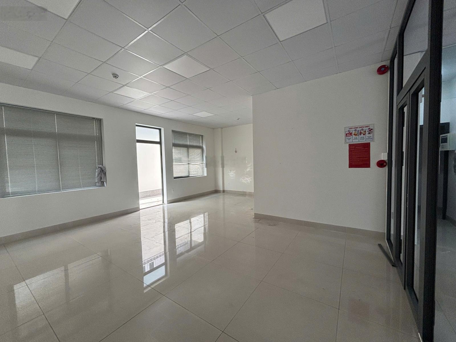 Cho thuê văn phòng đường 33 (đường Trần Não đi vào) - Tầng trệt 39.3m2, đẹp xuất sắc