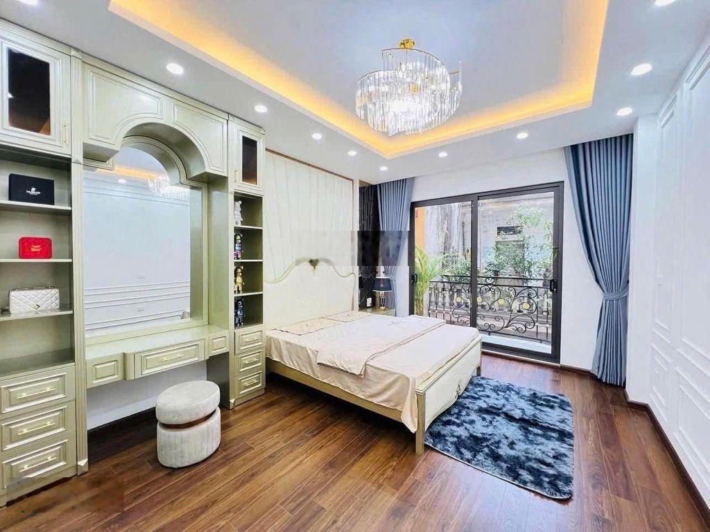 Nhà phân lô định công - 6 tầng thang máy, 40m2 - ngõ thông ô tô - gần đường 2.5