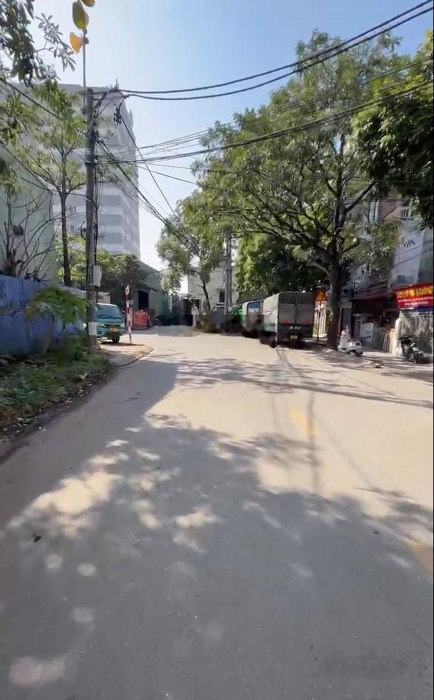 Bán đất 3500m2 3 mặt thoáng, đang có tòa nhà 7 tầng