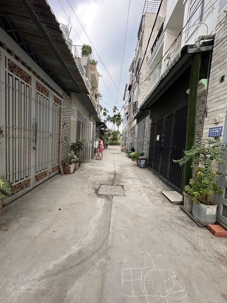 Bán nhà hxh tl19 - dt 4 x 13 - 2 tầng 3pn - giá hơn 4 tỷ.