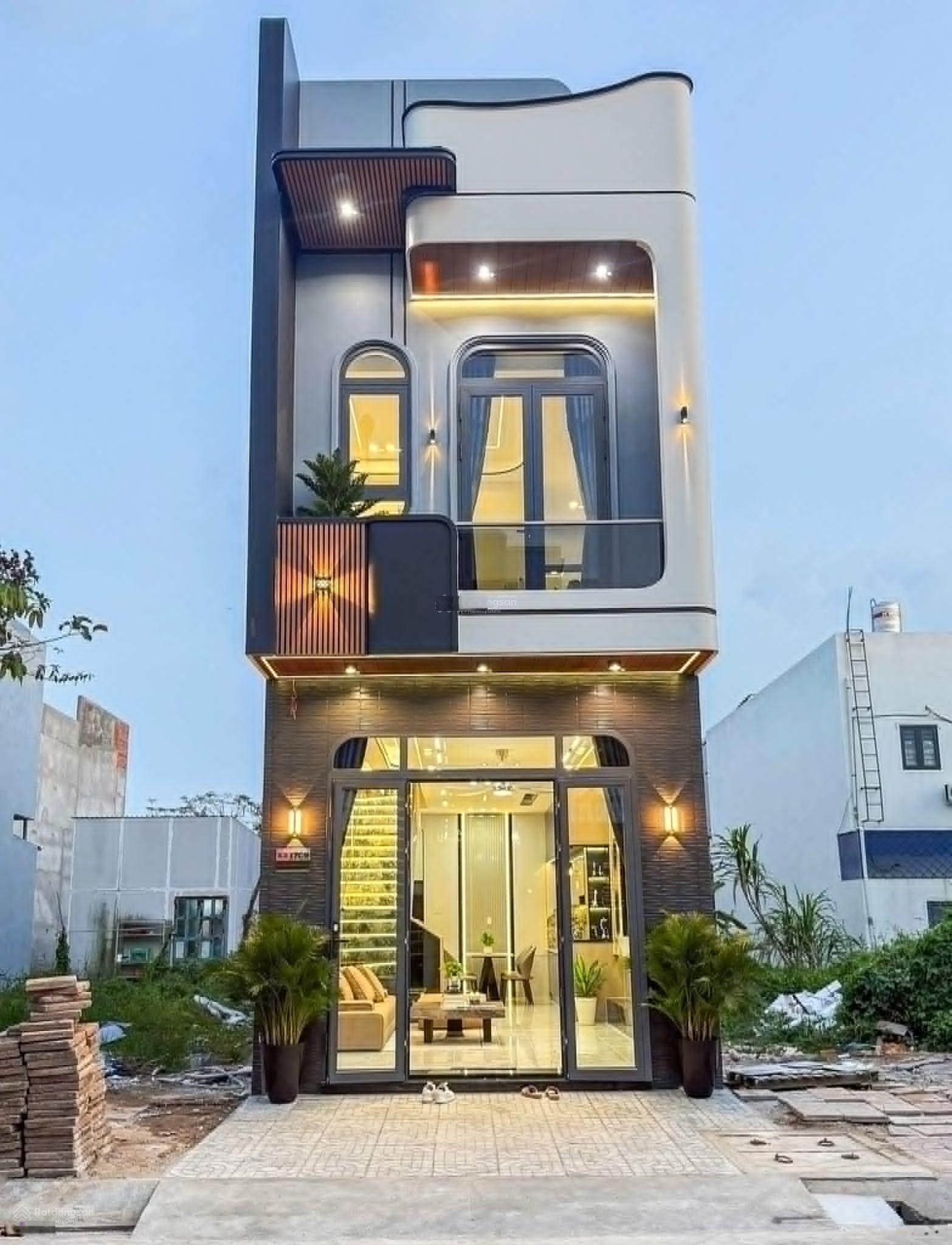 Bán nhà (5x18,78m)93m2 gần KCN, nằm ngay đường Trần Đại Nghĩa, gần vòng xoay An Lạc