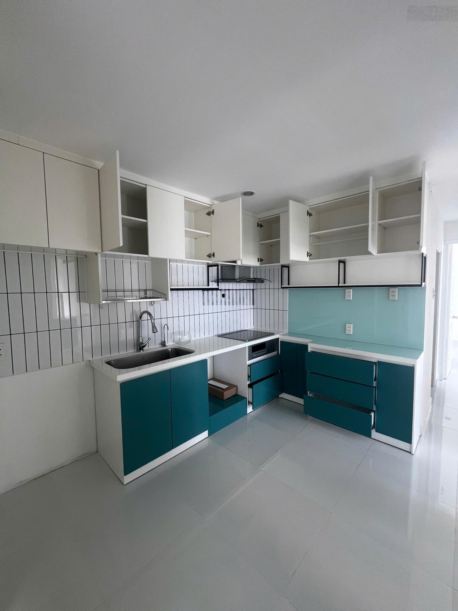 Bán căn hộ 93m2 3PN giá 2,75 tỷ đường Huỳnh Tấn Phát Nhà Bè, LH 0707250027