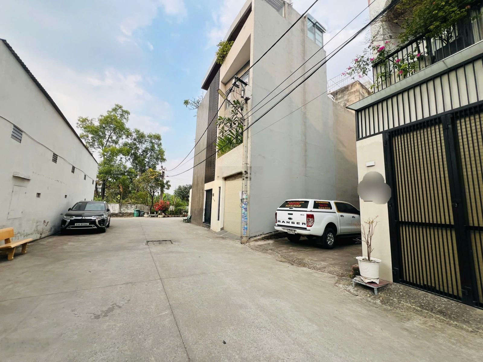 Nhà Xây Mới 1 Trệt 2 Lầu Ngay Đường 12 _ Trường Thọ _ Thủ Đức Nhà Thiết Kế Hiện Đại Tặng Nội Thất