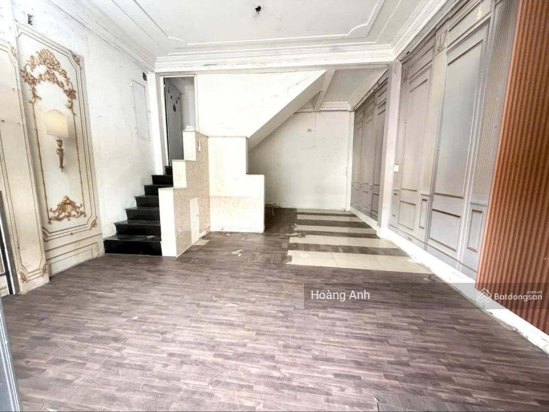 Mặt tiền phạm văn đồng - vỉa hè 6m - hoàn công đủ