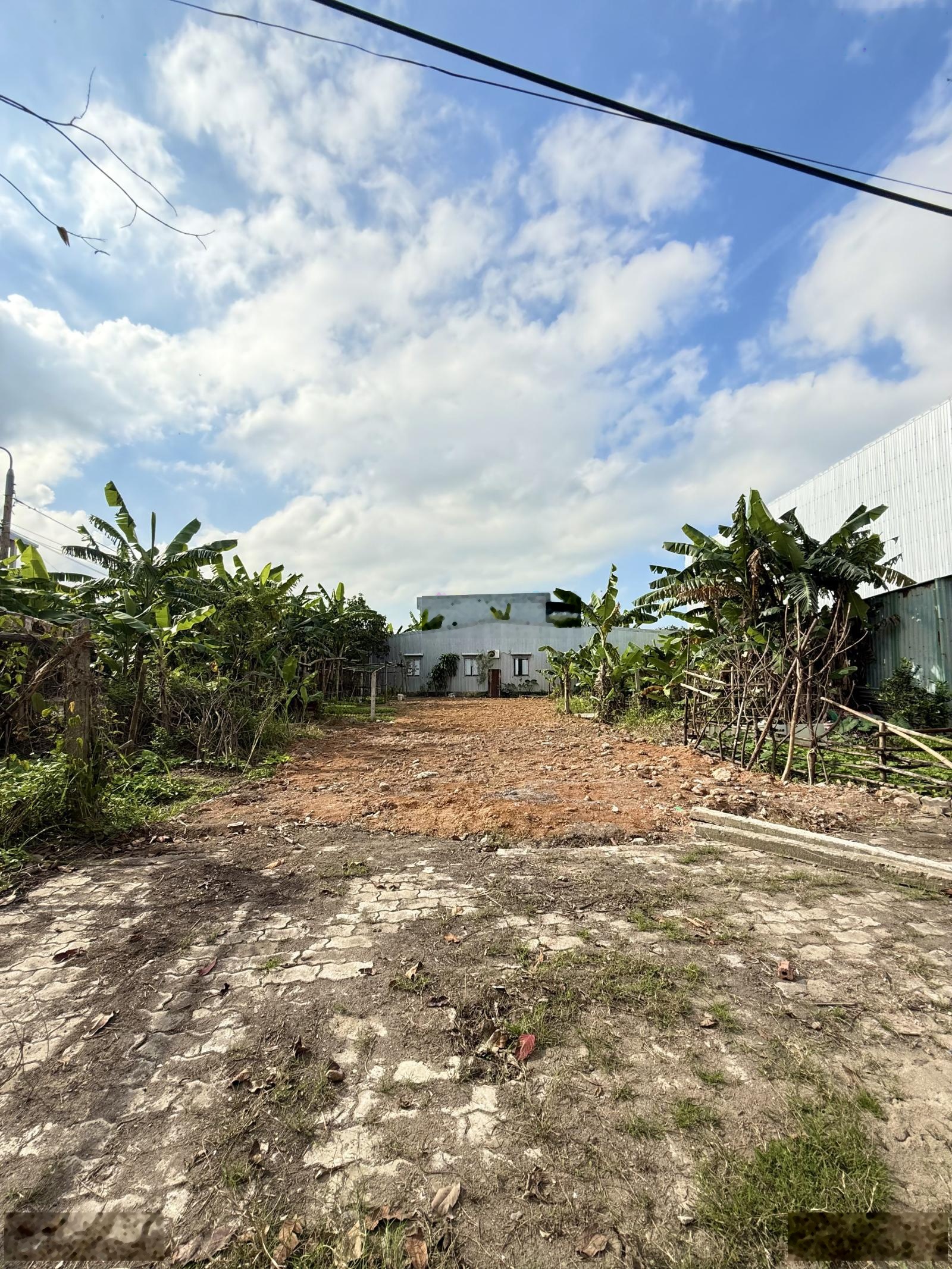 Tôi cần bán lô đất diện tích rộng 134,8m2 - đường Đặng Văn Bá - gần cầu Khuê Đông