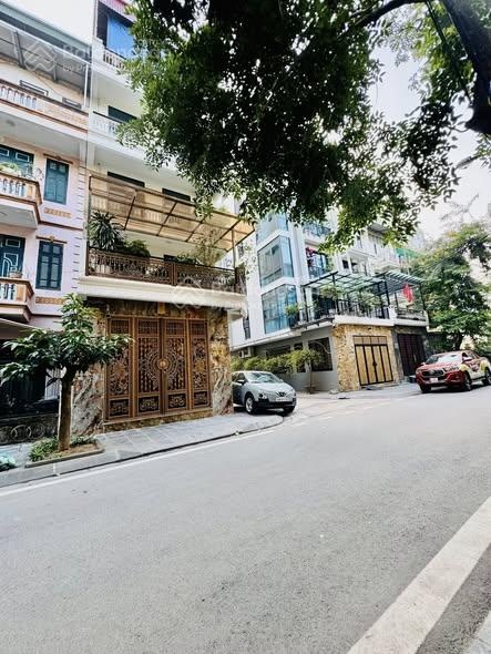 (giảm chào 7 tỷ)!bán biệt thự cầu giấy, 189m2, 4 tầng, mặt tiền 14m, gần công viên!