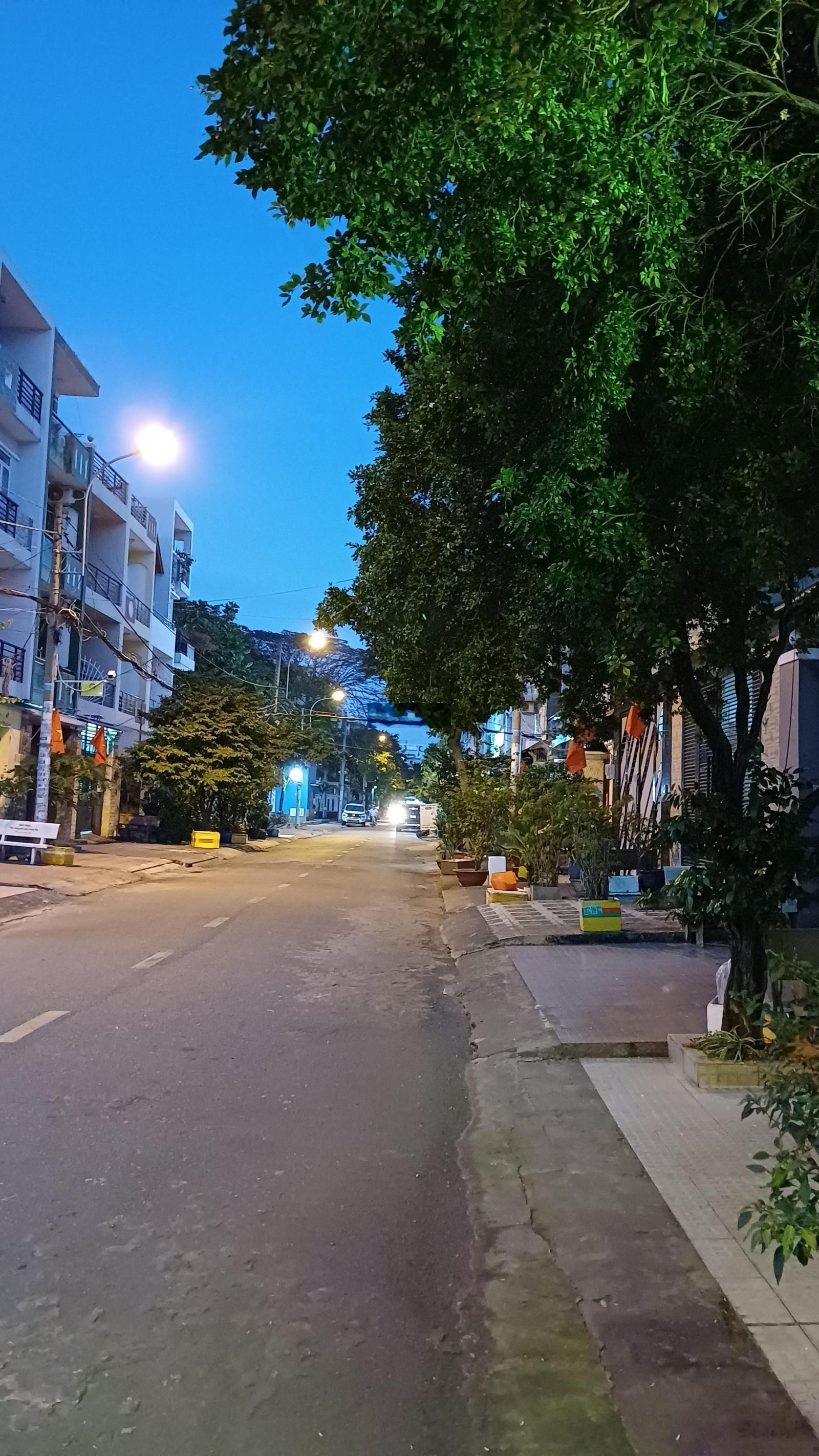 Khu Tên Lửa - Vành Đai Trong - Nhà Thờ Phao Lô - 4 tầng (4.5x20m) 4Pn - Đường 12m - Chỉ: 12.7 Tỷ TL