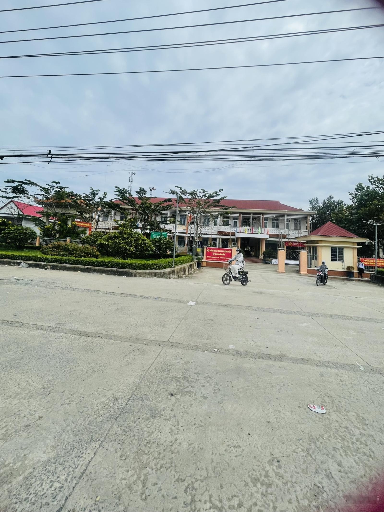 Bán đất full thổ (10m x 18m) mặt tiền Lương Hòa Bình Chanh - Sát bên chợ - Trường THPT Lương Hòa