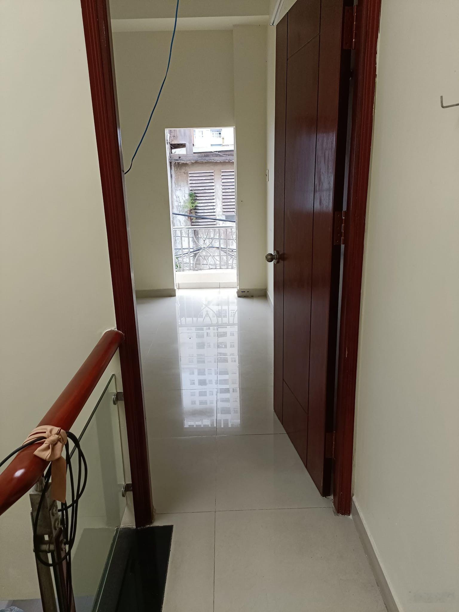 Nhà 1 sẹc Hẻm 5m sát MT Âu Cơ - Hồng Lạc, 40m2 giá 5.2 Tỷ