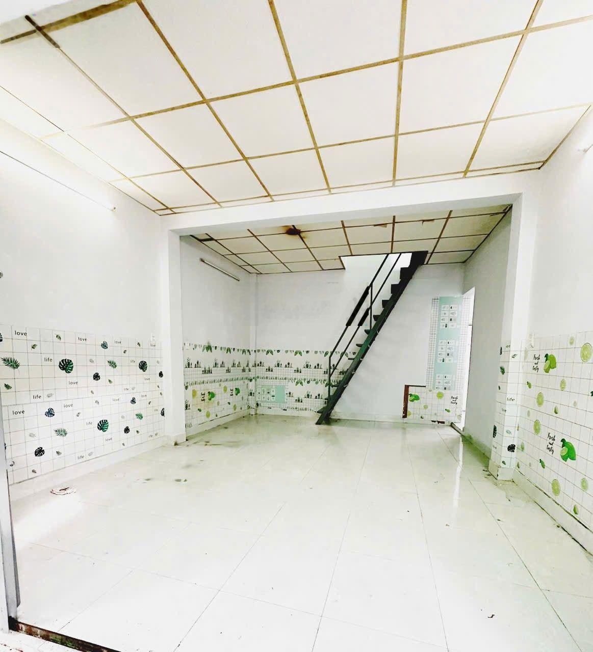 Nhà vị trí đẹp hẻm thông gần cầu Nguyễn Tri Phương