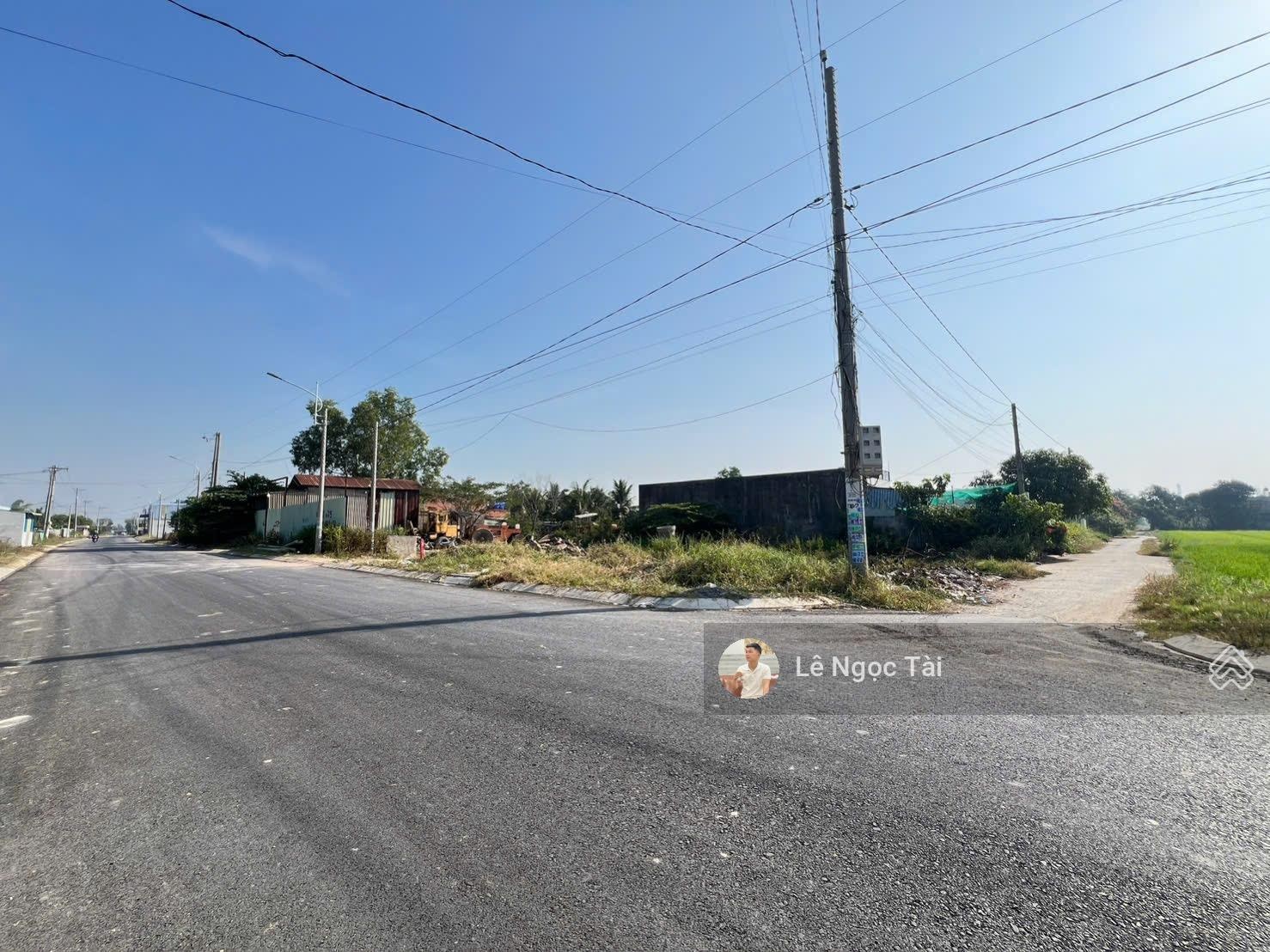 Bán 310m2 đất sát cv Võ Văn Tần 1tỷ180 và 620m2 giá 2tỷ360