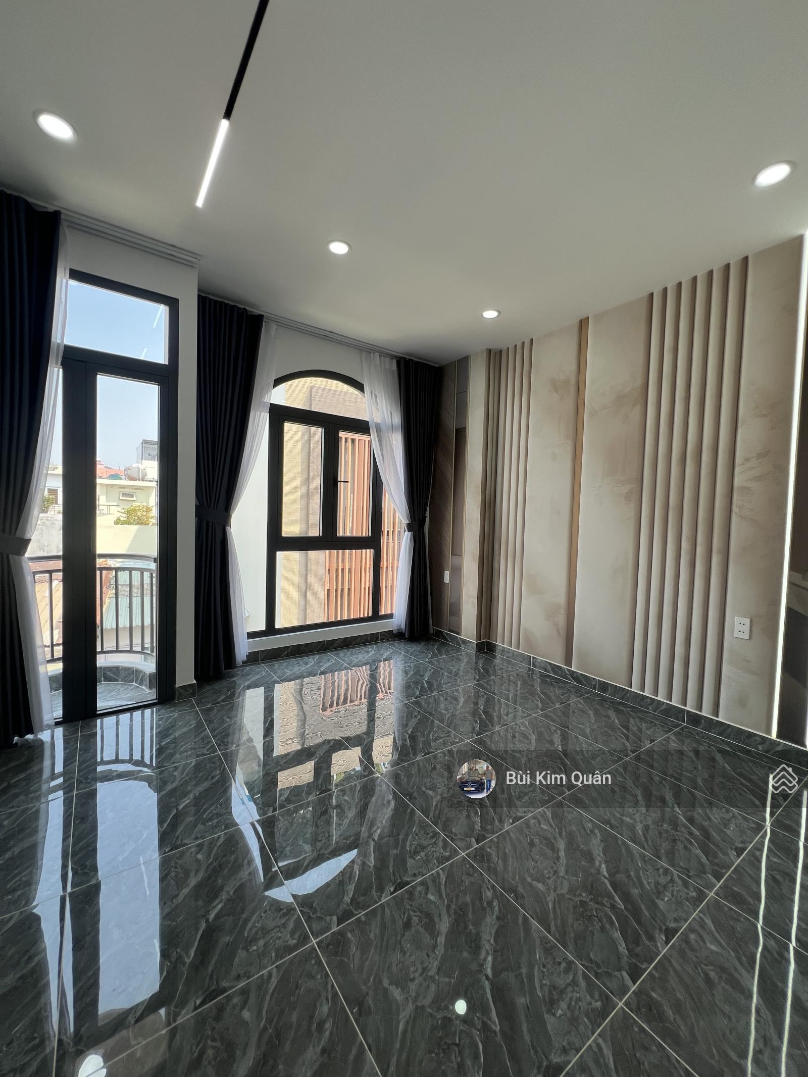 HXH thông Huỳnh Văn Nghệ, P. 15 Tân Bình gần Emart 2 ga T3 Chợ Phạm Văn Bạch 3 lầu