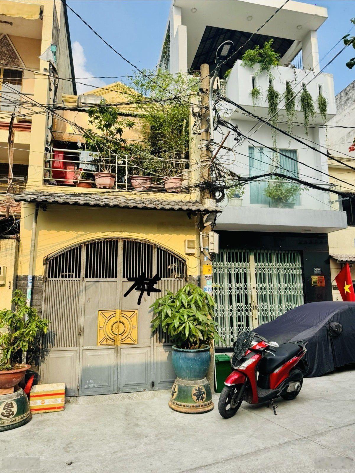 Nhà đẹp giá hữu nghị bán trong Tết. Hẻm ô tô tránh, 46m2, 2 tầng+ sân thượng chỉ 4,6tỷ.Tân Sơn nhì