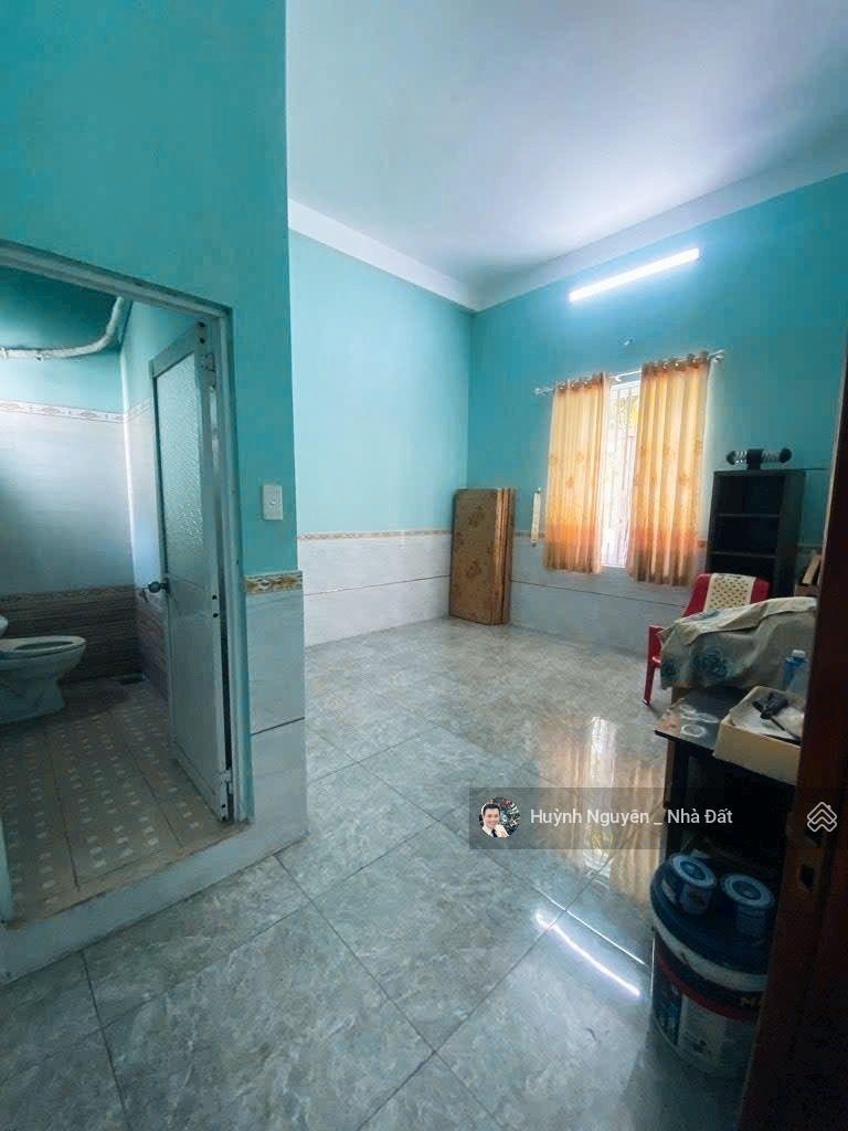 Giảm sốc 200 triệu nhà góc 2 mặt tiền xã Tân Hiệp - Hóc Môn 4 tầng ngang 8m nở hậu 9m, giá 5.7 tỷ