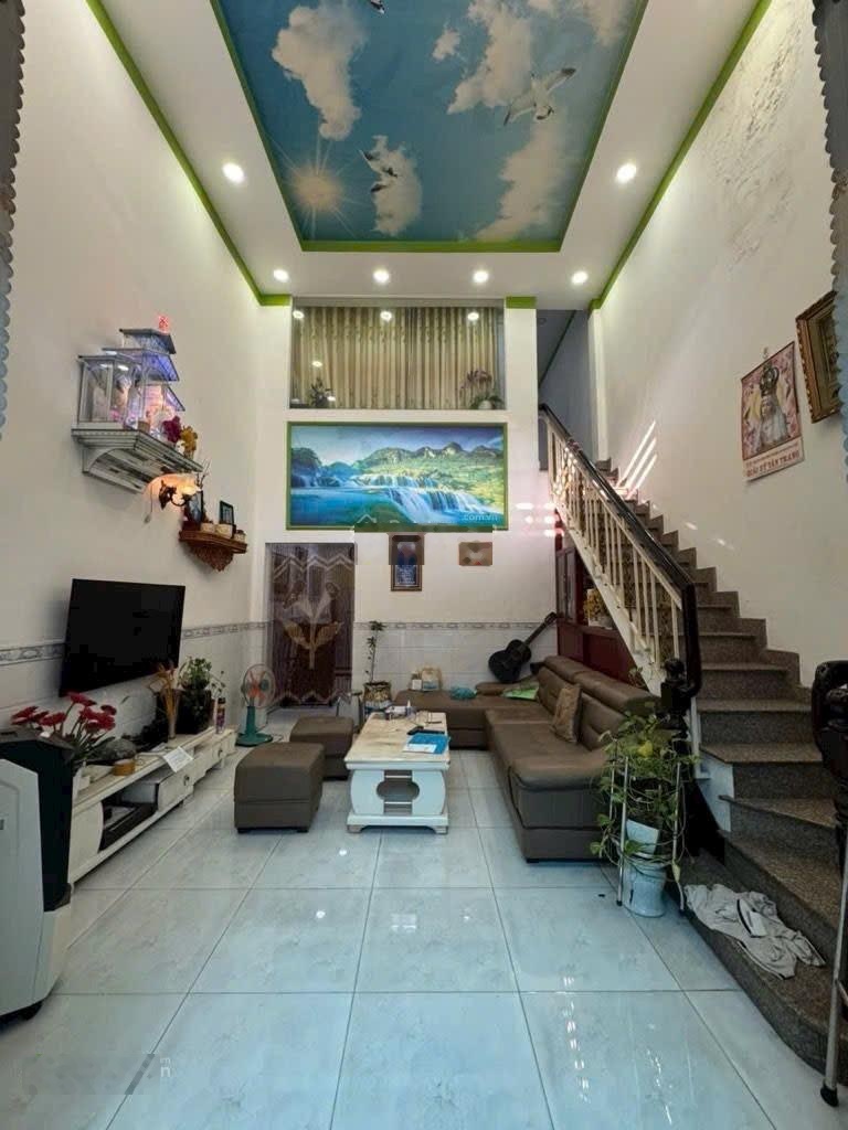 Giá tốt khu trung tâm nhà Lạc Long Quân Tân Bình 58m2 hẻm 4m 1 trệt 1 lầu giáp Q10 Q11