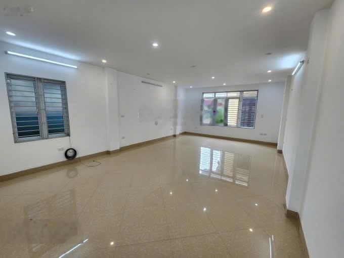 Cho thuê văn phòng 59 Hoàng Cầu, Đống Đa. DT 35m2, cửa thoáng, thang máy, giá 7.5tr/th