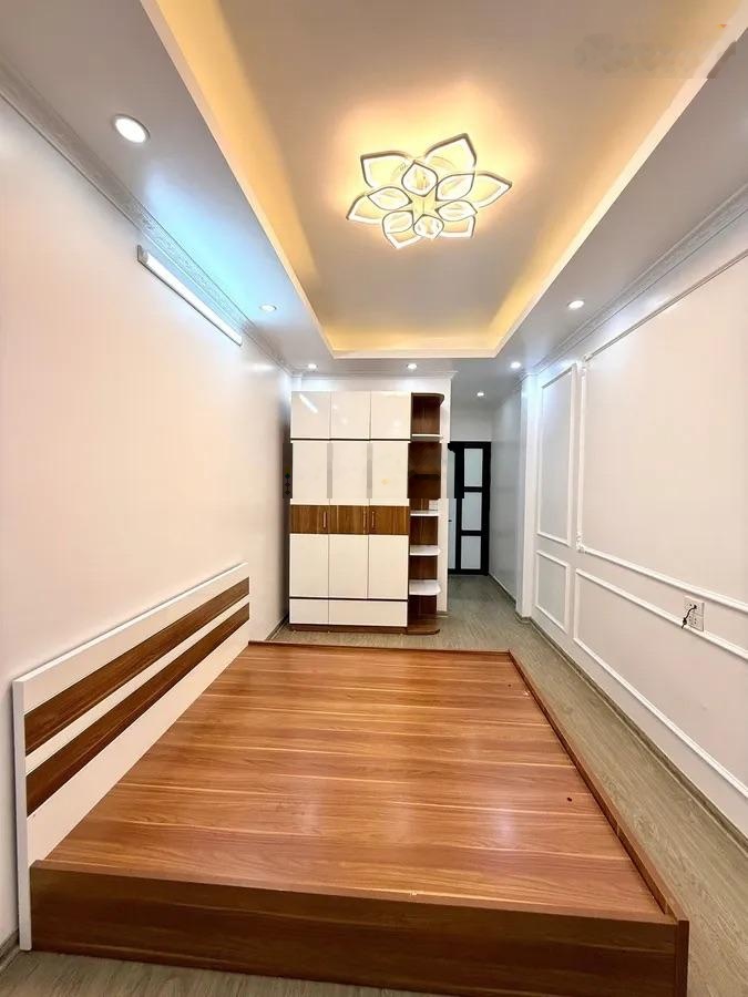 Nhỉnh 6 tỷ có ngay nhà mới cổ nhuế - 5 tầng nội thất xịn sò