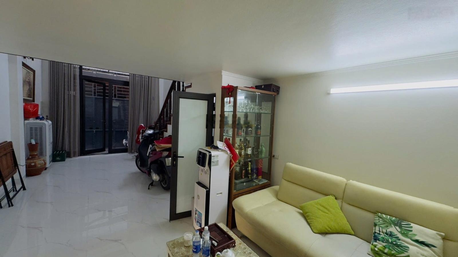 Bán nhà siêu xịn sò ,phố thụy khuê ,tây hồ,lô góc ,gần phố, 50m2 5 tầng giá 11,8 tỷ có thương lượng