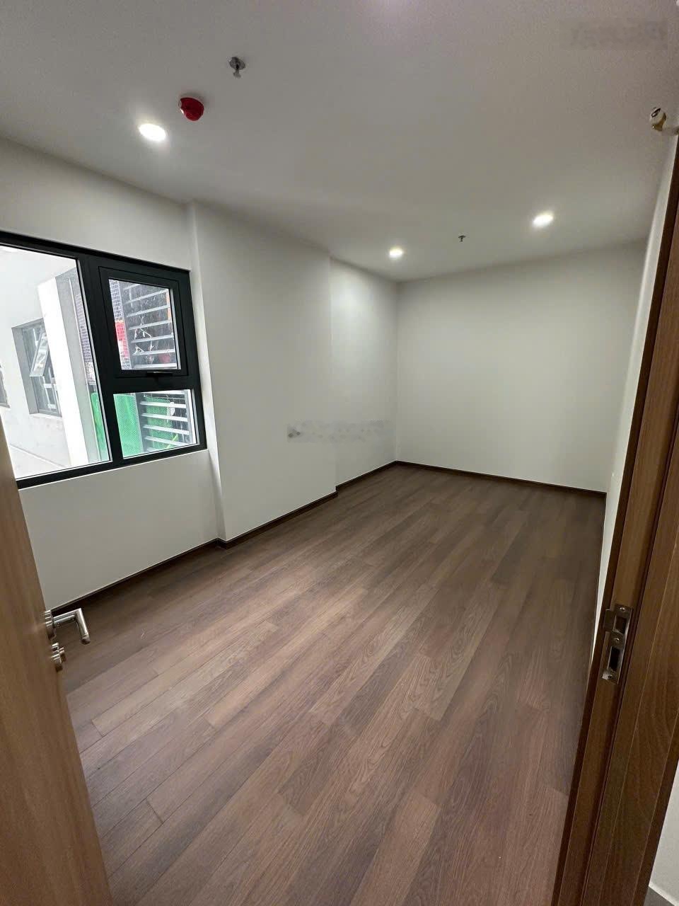 Cần bán căn hộ 55m2 có nội thất cơ bản,sổ hồng riêng, giá tốt, dân cư đông