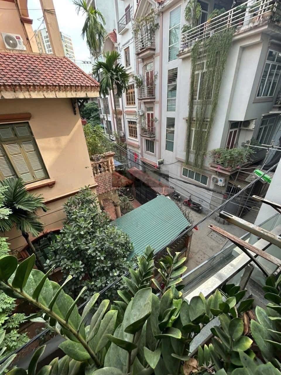 Bán Nhà Đẹp Lạc Long Quân Ô Tô Qua Nhà,Nhà Sang Trọng ,Ngõ Thông,3 Thoáng, Ngay Hồ Tây 50m2 19,5 Tỷ