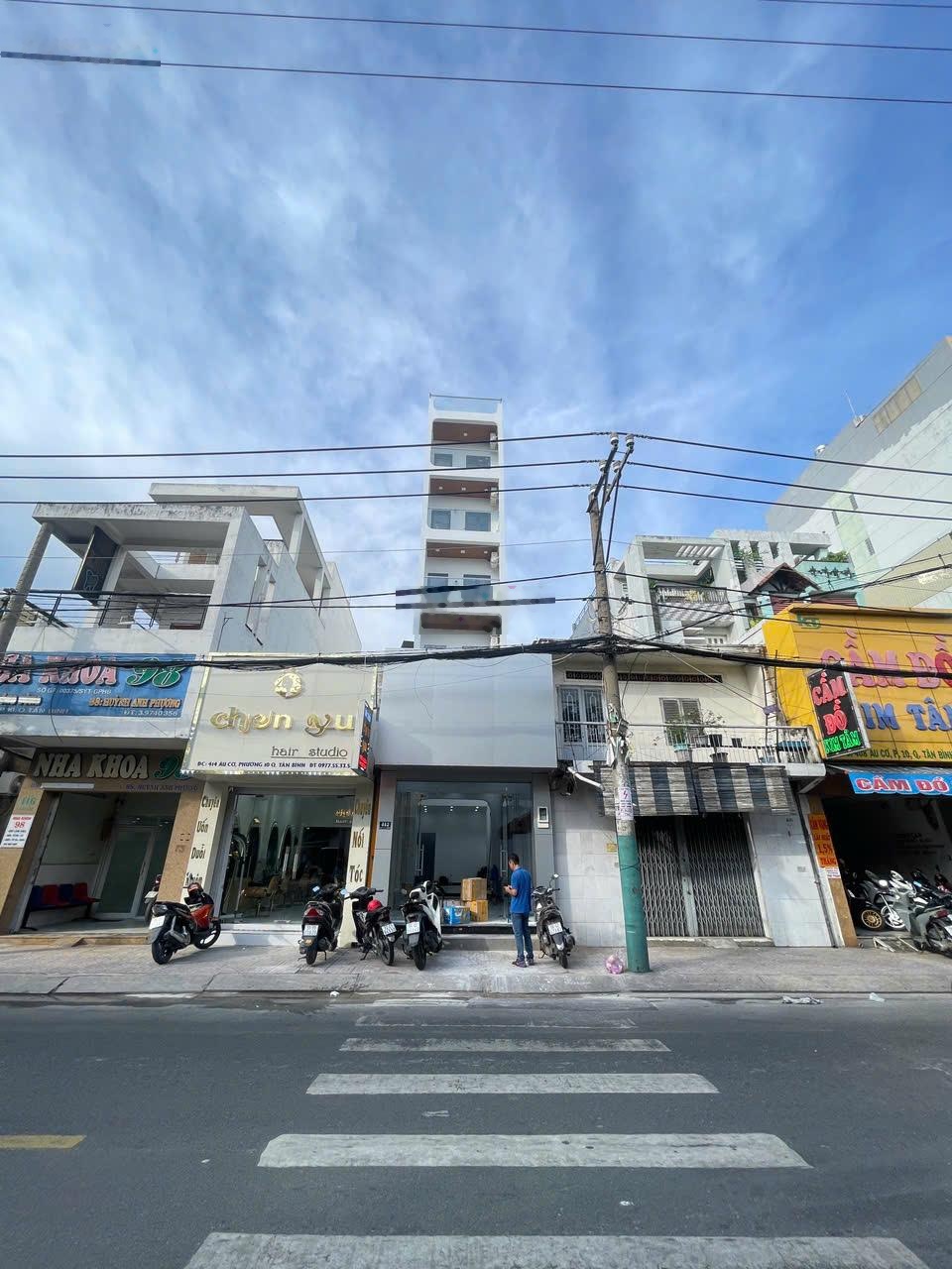 Mặt tiền Âu Cơ nhà mới có thang máy chỉ 15.2 tỷ