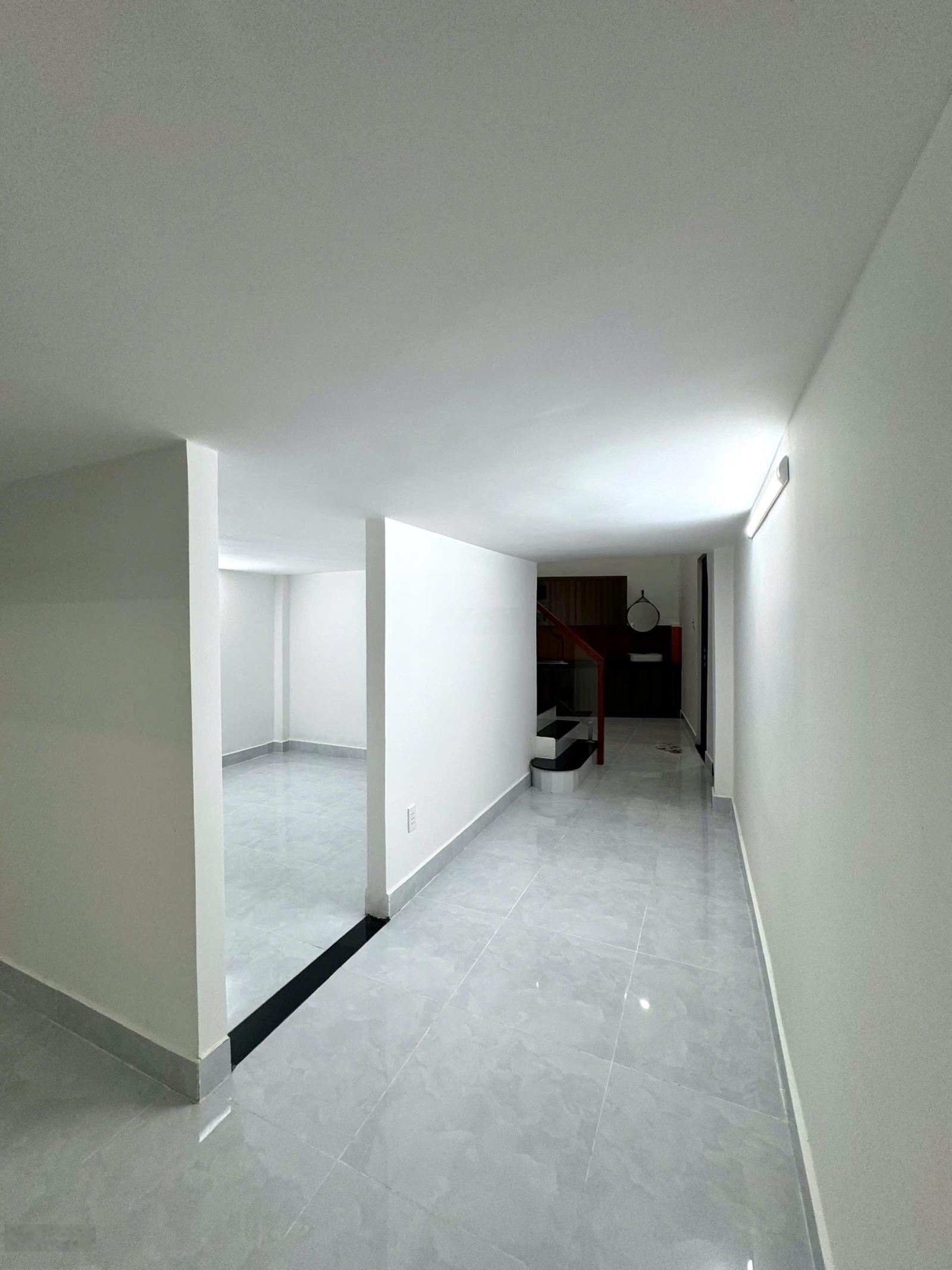 Bán nhà Cách Mạng Tháng 8 - 4,5x17m - 4 tầng - nhà mới ở ngay - hẻm xe hơi