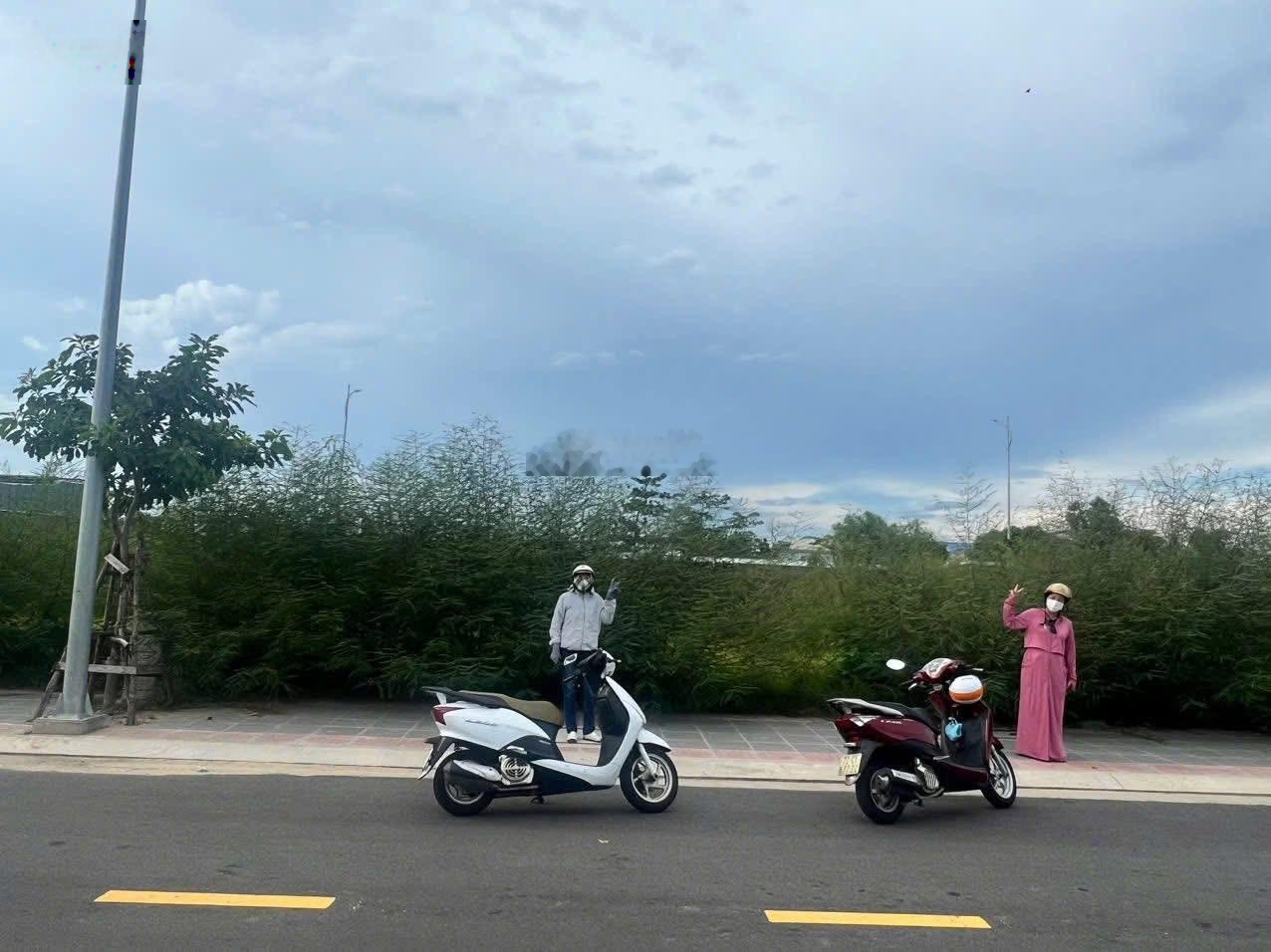 Mình chính chủ cần bán đất Đông Nam. Khu tái định cư P10. TP Vũng Tàu. Sổ sẵn. Đông Nam. hh1%